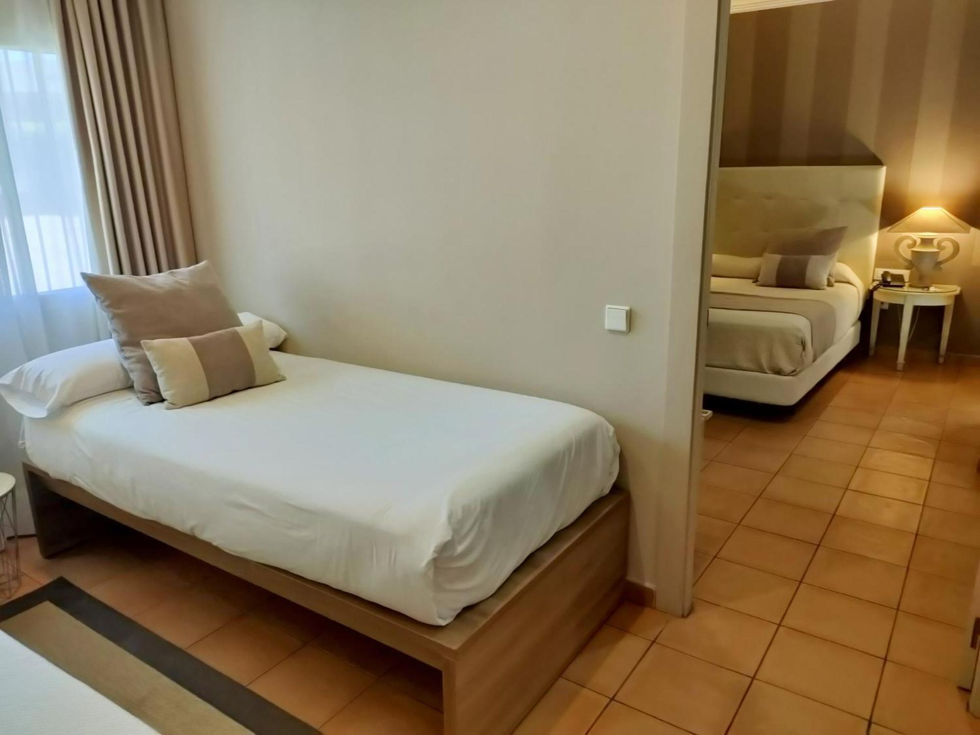 Alboran Algeciras Hotel ภายนอก รูปภาพ